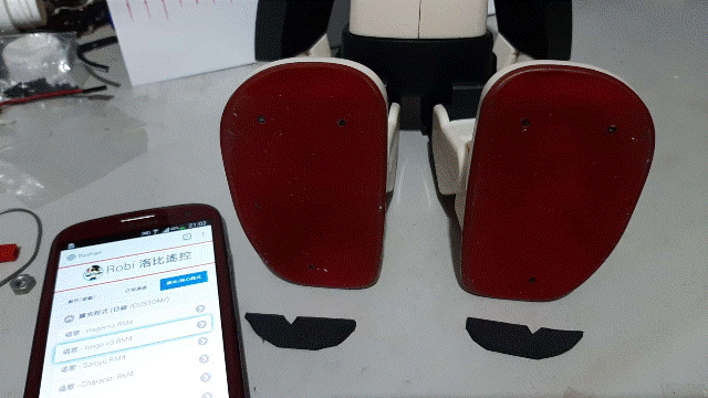 Robi2023.02.07_1_改造測試：[外掛電池包]影響垂直中心重心調整後=腳後跟的3mm泡棉壓扁至1mm後_會造成Robi站不起來？往後傾倒？？.gif